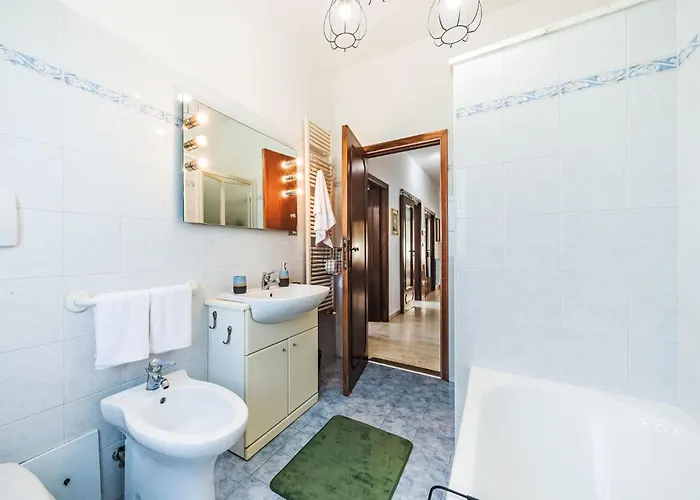 Celeste By Interhome * Cinquale