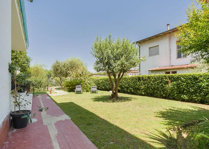 Celeste By Interhome * Cinquale