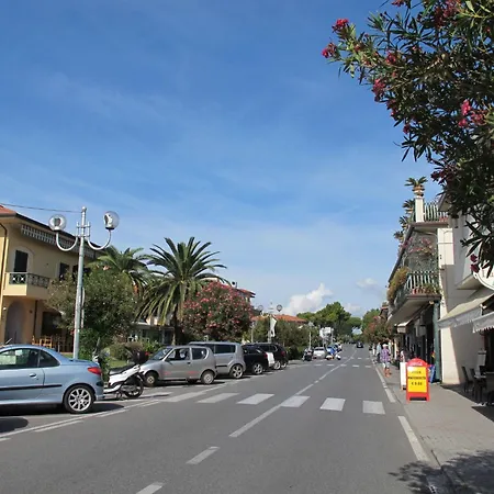 Celeste By Interhome Cinquale